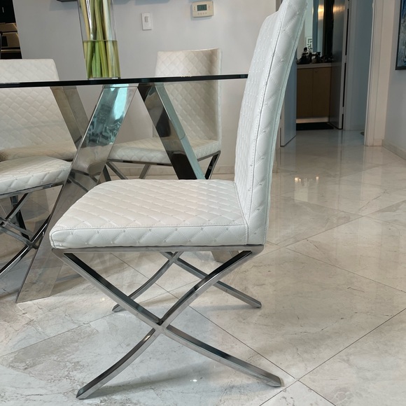 Glass Kitchen table - Picture 4 of 7